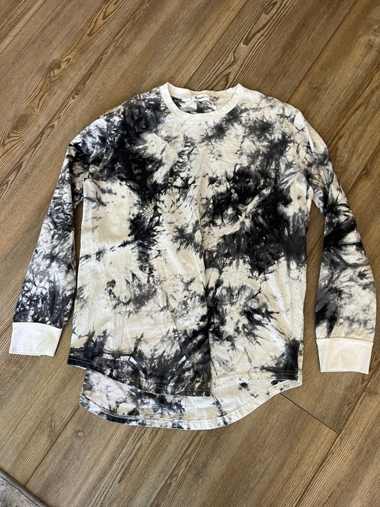 bliegou Tops - BLIEGOU XL Black & White Tie-Dye Crewneck Tee